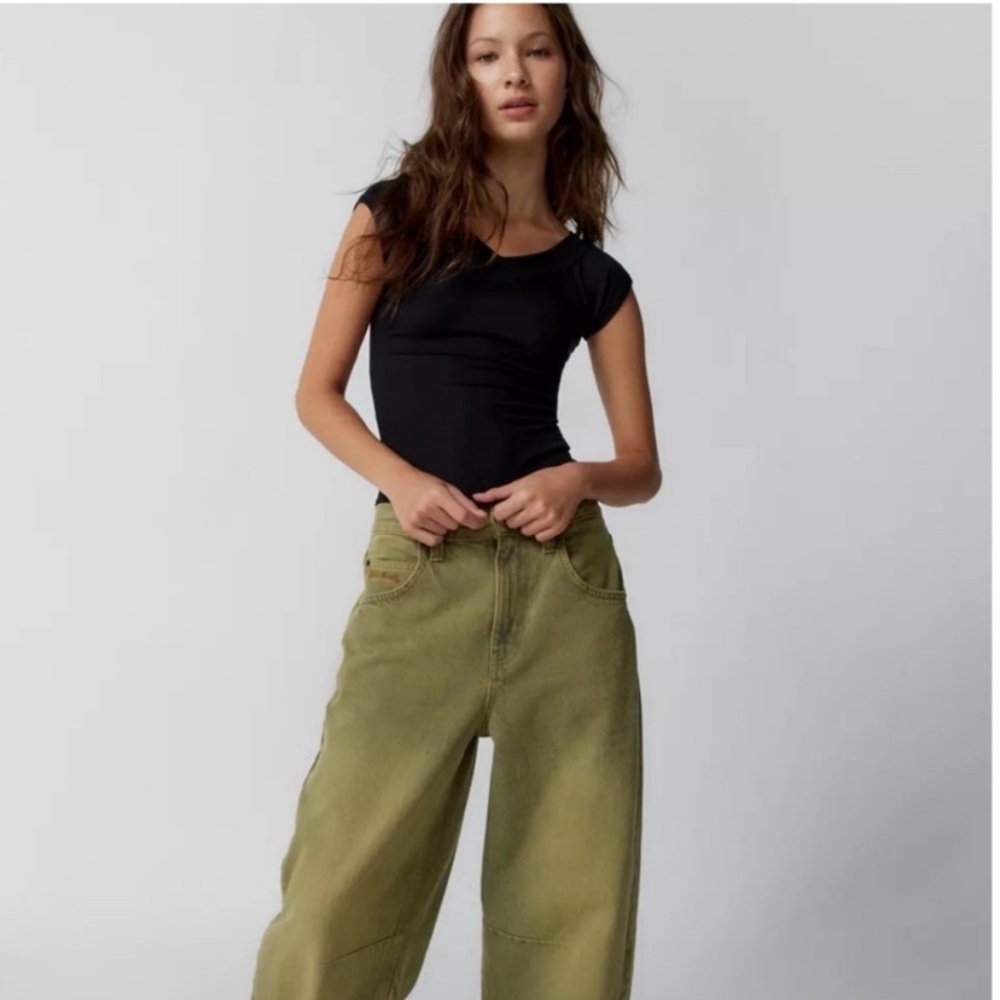 BDG Urban Outfitters Shannen Ribbed V Neck Short Cap Sleeve T shirt baby tee top - Picture 9 of 16